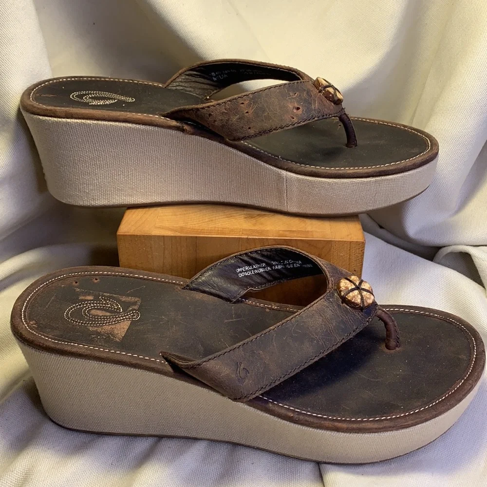 NWOT Olukai leather wedge/platform sandals Melia
